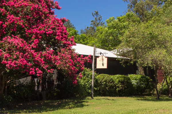 capers-cottage-600x400.jpg